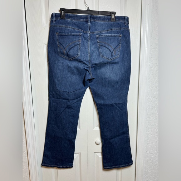 Classic Blue Women's Straight Leg Jeans by Lincoln Outfitters - Picture 5 of 8